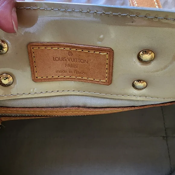 Louis Vuitton Reade PM Shimmering Gold Tote - Authencity Cert Included - Picture 9 of 12